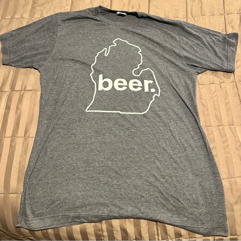 Gray Short Sleeve Tee with Michigan Graphic